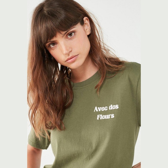 SOLD! URBAN OUTFITTERS AVEC FLEURS GRAPHIC T-SHIRT - Picture 6 of 7